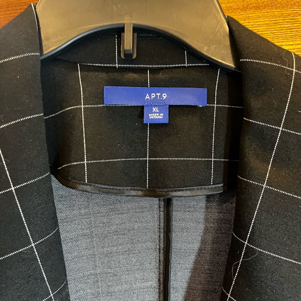 Apt 9 XL blazer.